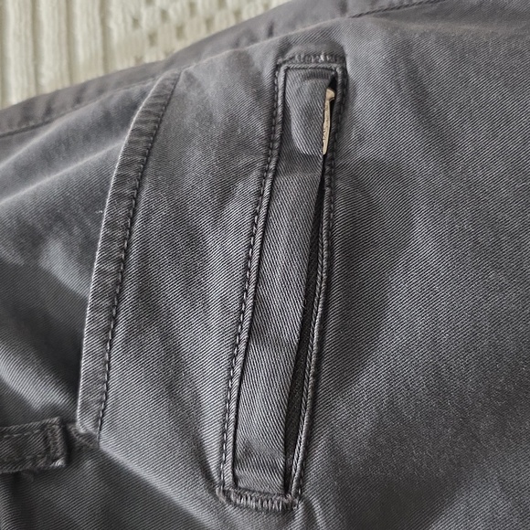 J  Brand Charcoal GRAYSON MILITARY SKINNY CARGO NWT 28 - Picture 4 of 8